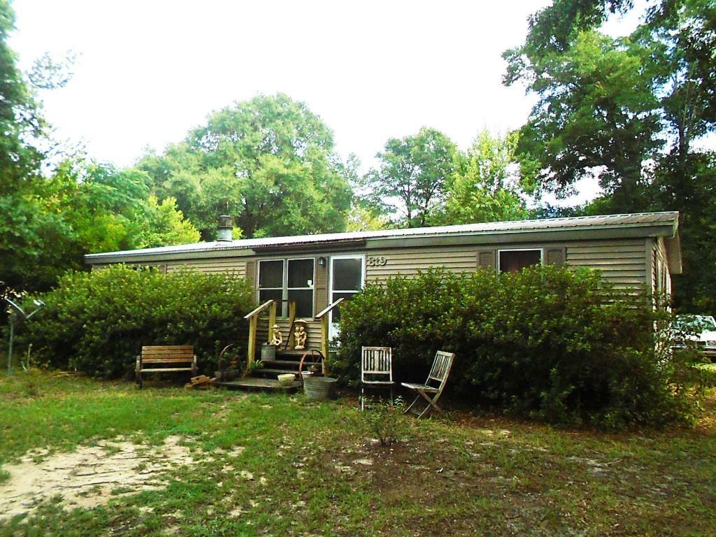 Property Photo:  819 E Williams Avenue  FL 32539 