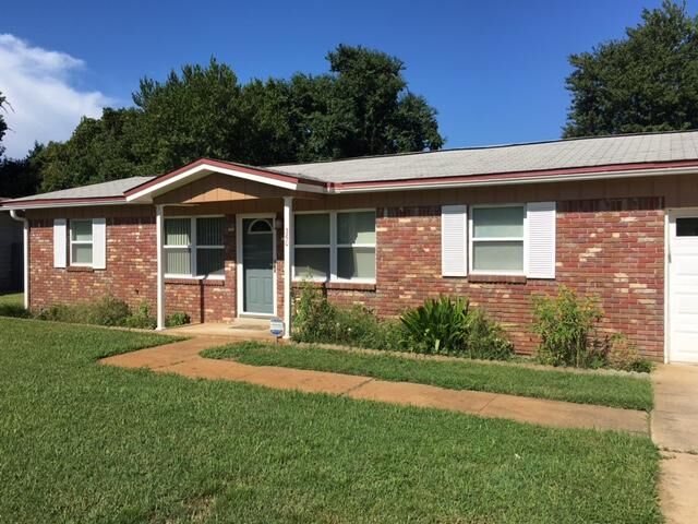 Property Photo: 360 NW Oakland Circle FL 32548