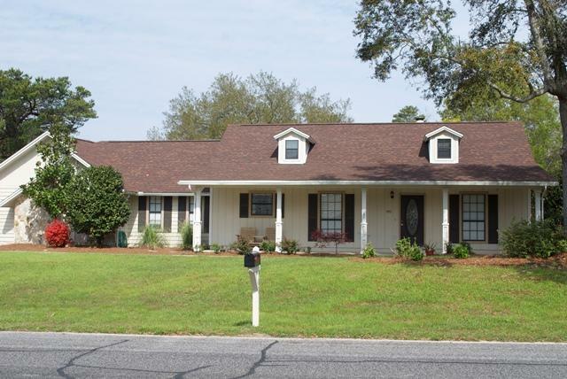 Property Photo:  902 Oakwood Way  FL 32578 