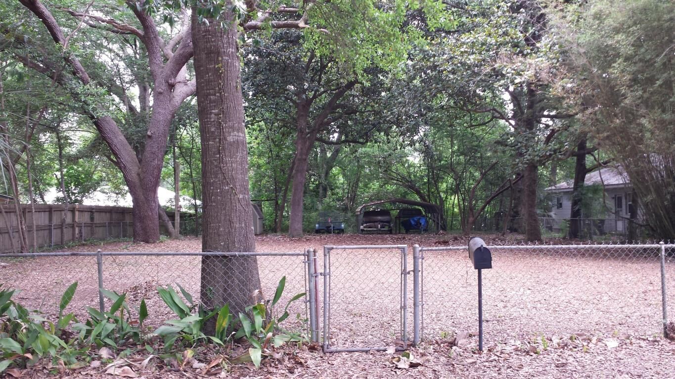 Property Photo: 190 Edge Avenue FL 32580