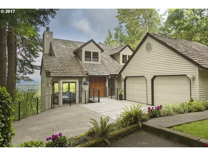 4605 SW 18th Pl  Portland OR 97239 photo