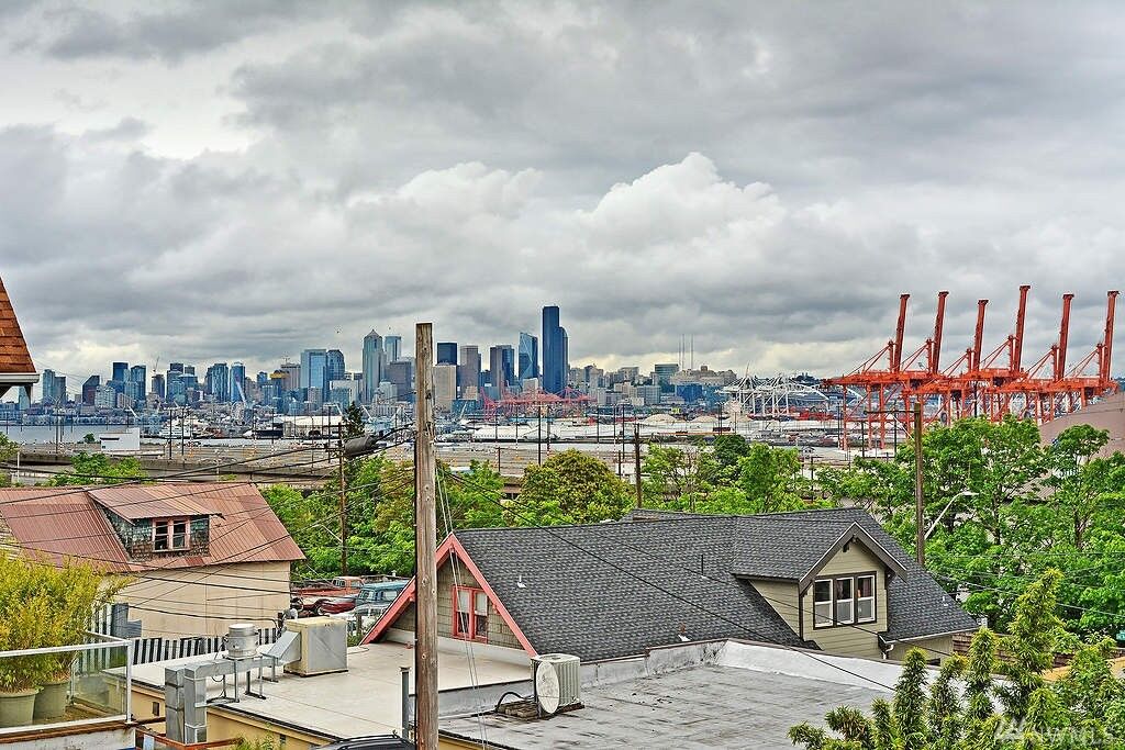 Property Photo:  3022 SW Bradford St 108  WA 98126 