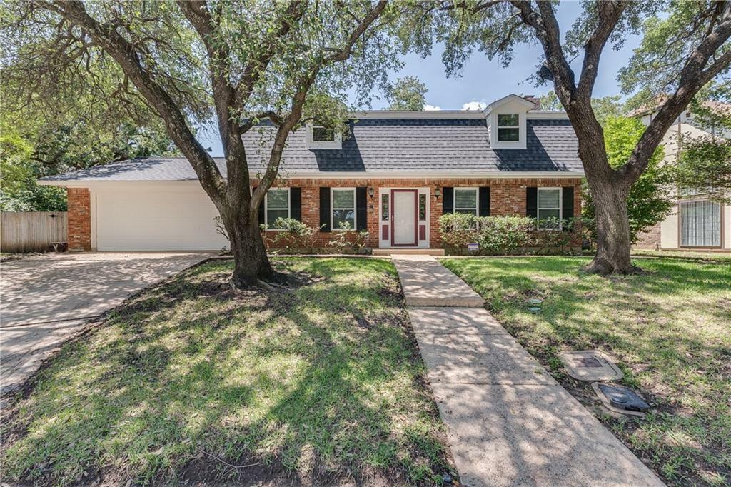 Property Photo:  404 Rocky Canyon Court  TX 76011 