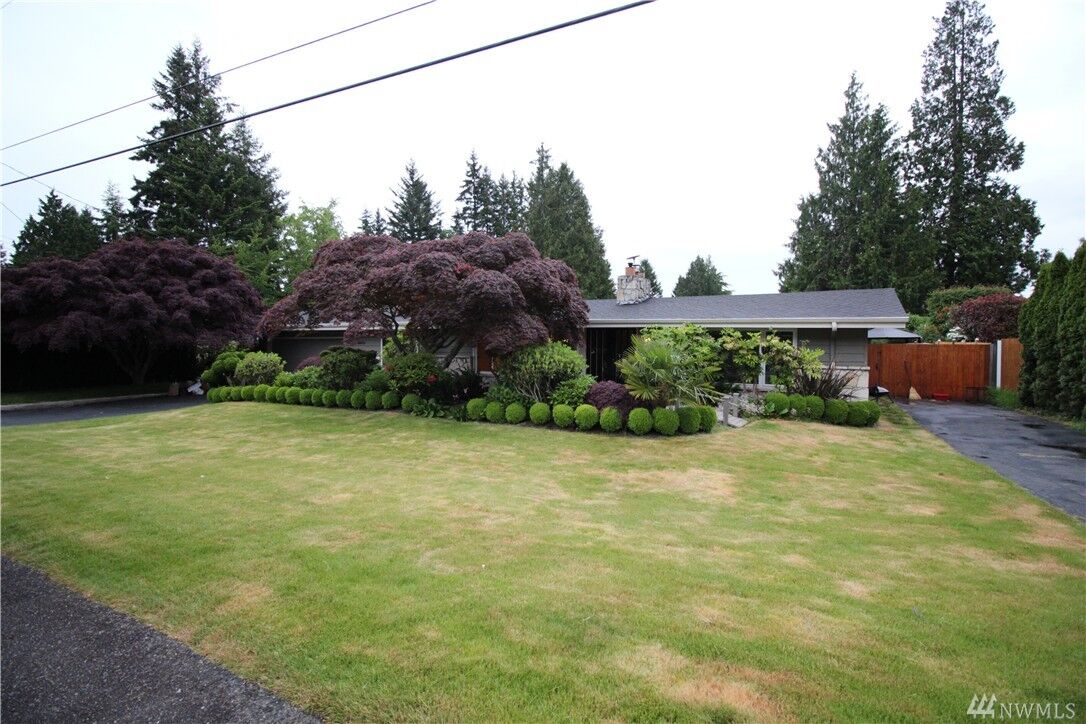 Property Photo:  18515 84th Ave W  WA 98026 