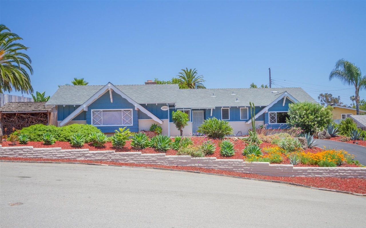 Property Photo:  1001 Orleavo Dr  CA 92084 