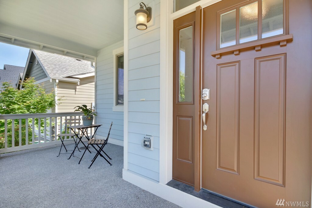 Property Photo: 6722 Elaine Ct SE WA 98092