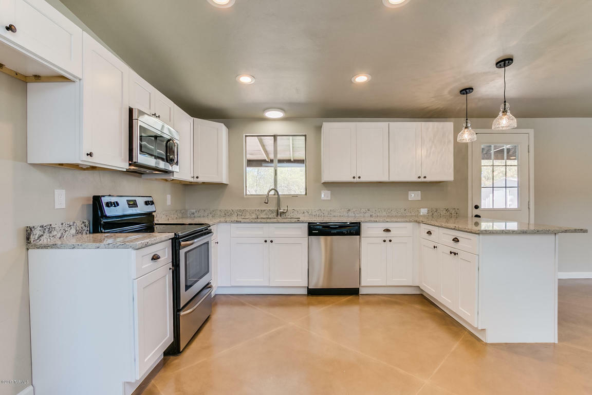 Property Photo: 4723 N Maddux Avenue AZ 85704