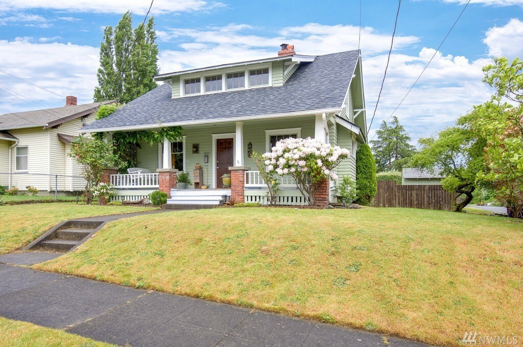 Property Photo:  4201 N 24th St  WA 98406 