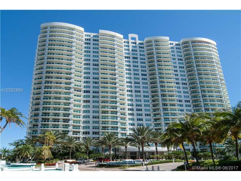 Property Photo: 20201 E Country Club Dr 1908 FL 33180