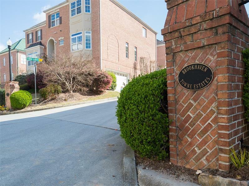 Property Photo: 1395 Towne Estates Drive NE 30319