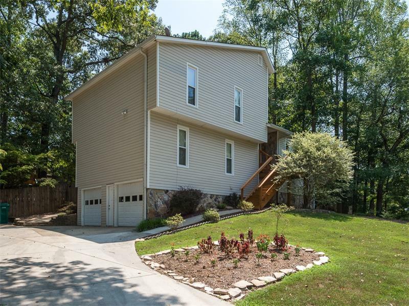 Property Photo: 5085 River Valley Drive SE 30082