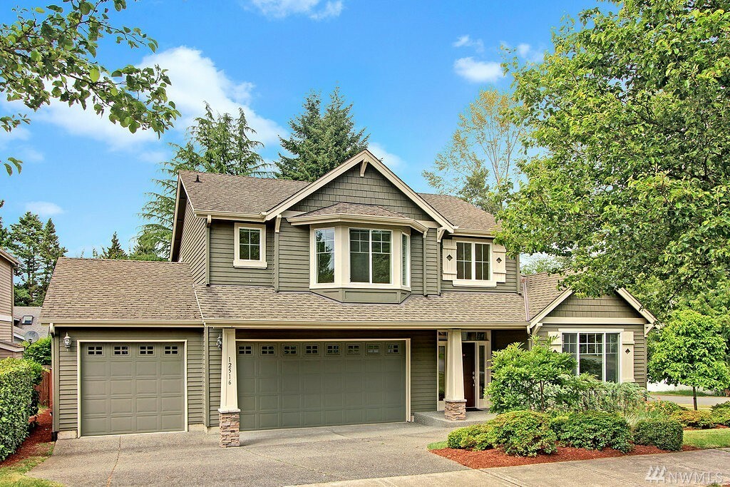 Property Photo:  12516 NE 90th St  WA 98033 