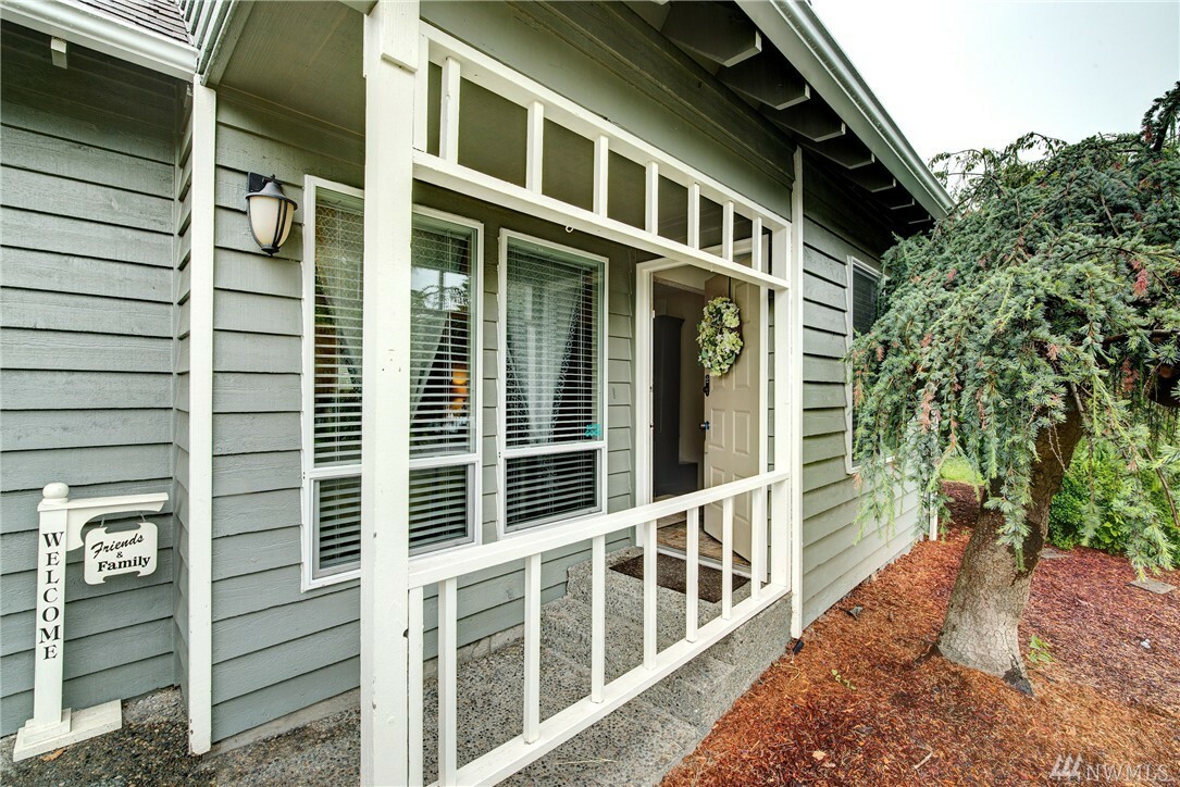 Property Photo:  32215 14th Ave SW  WA 98023 