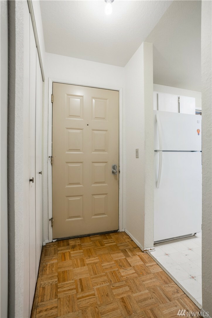 Property Photo: 9512 1st Ave NE 205 WA 98115