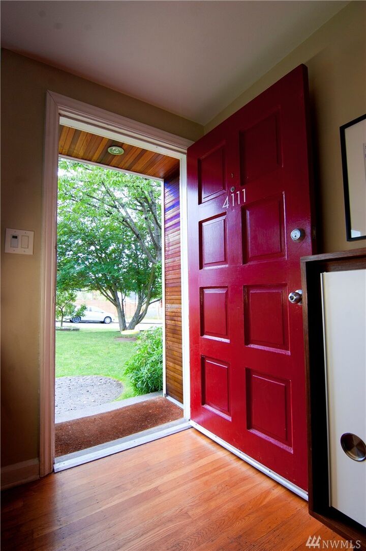 Property Photo:  4111 37th Ave SW  WA 98126 