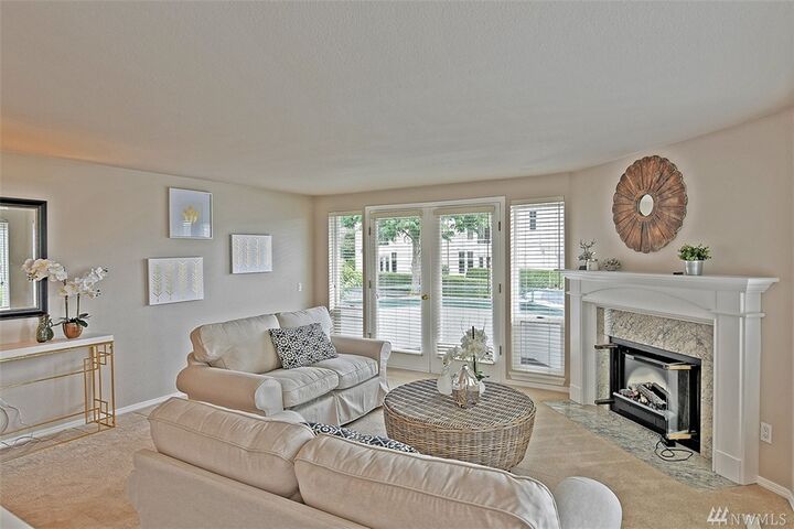 Property Photo:  555 Walnut St 2  WA 98020 