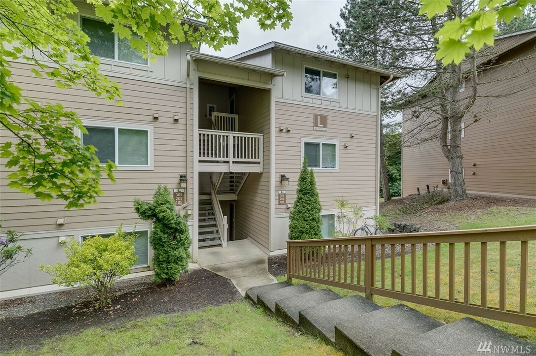 Property Photo:  14206 NE 181st Place L306  WA 98072 