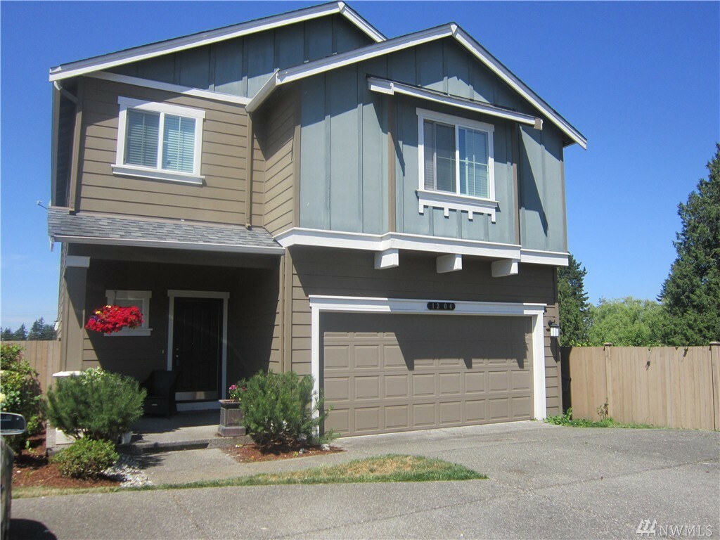 Property Photo:  1304 80th Ave SE  WA 98258 