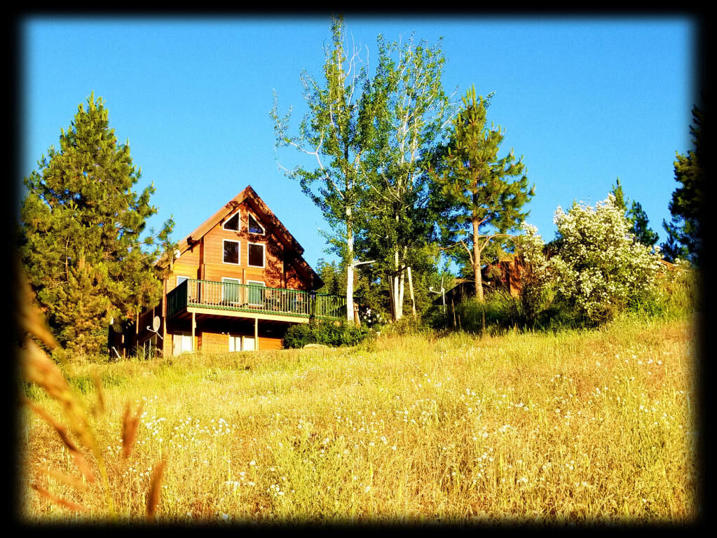 Property Photo: 842 Valley Westside Rd WA 99114