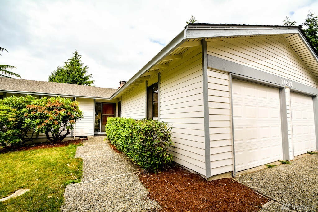 Property Photo:  12612 NE 113th Ct  WA 98033 