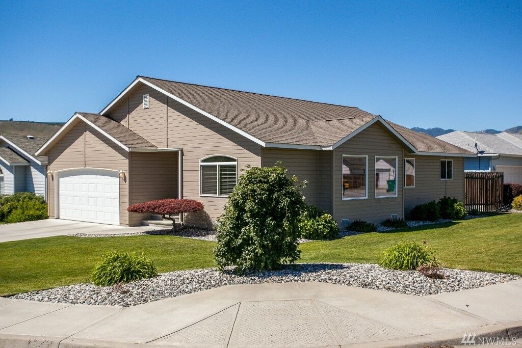 Property Photo:  306 S Mary Lane  WA 98802 