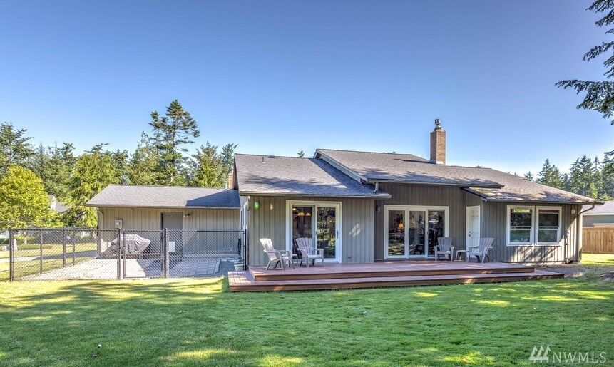 Property Photo: 1836 Brigantine Ct WA 98277