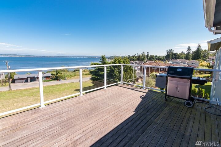 Property Photo:  5590 Whitehorn Wy  WA 98230 