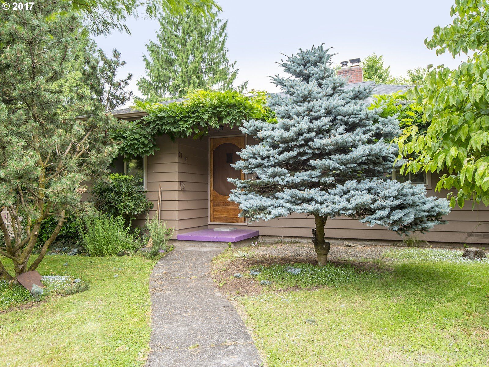 Property Photo:  100 NE 68th Ave  OR 97213 