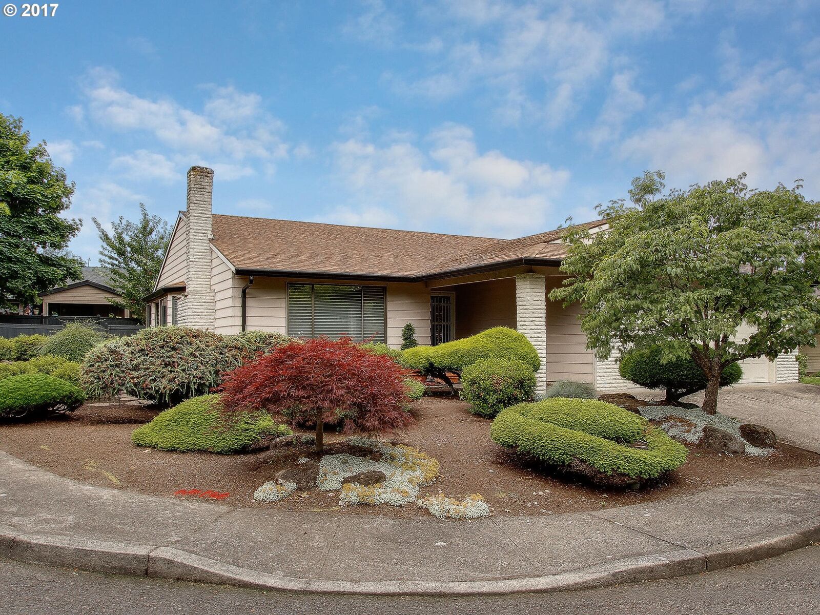 Property Photo:  2305 NE 151st Ave  OR 97230 