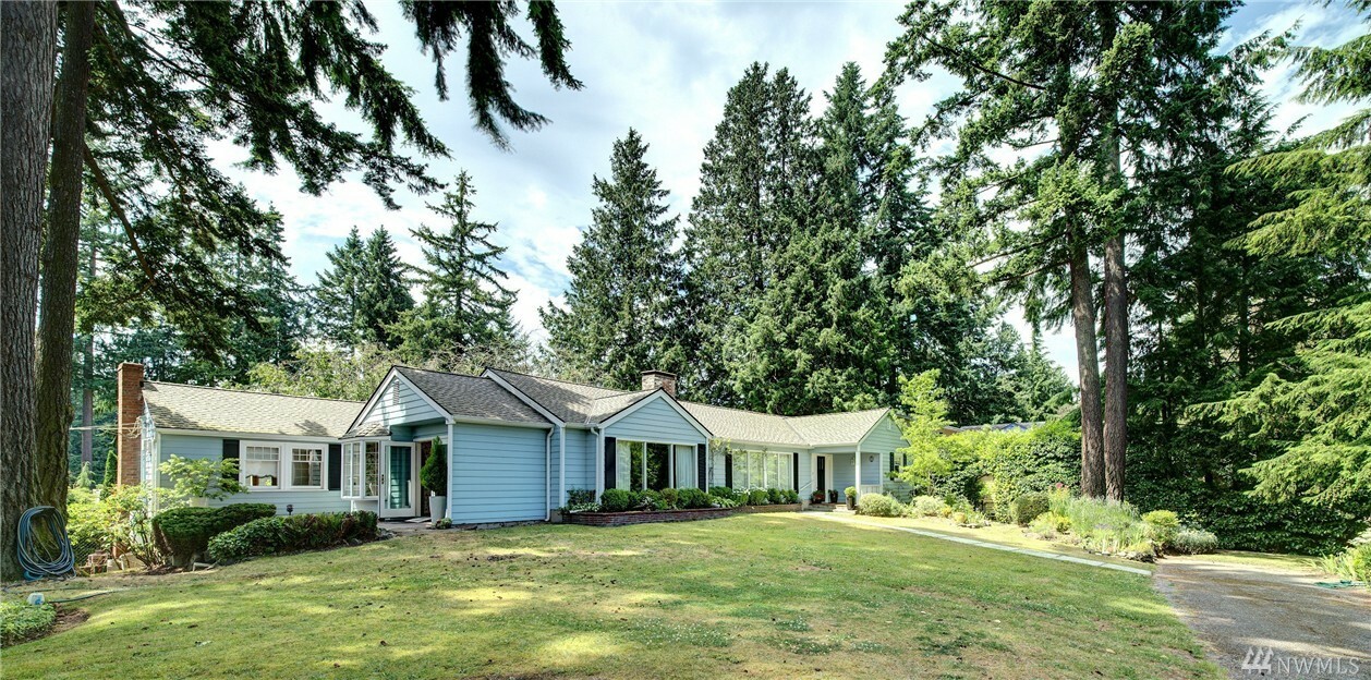 Property Photo:  17011 Dayton Ave N  WA 98133 