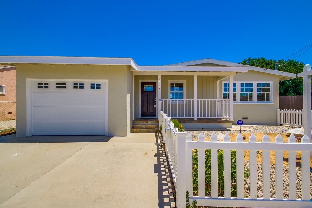 Property Photo:  3857 Tomahawk Ln  CA 92117 