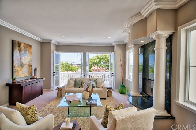 Property Photo: 502 S Francisca Avenue CA 90277