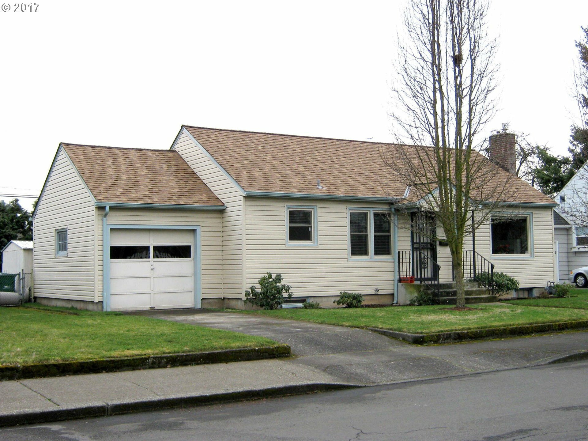 Property Photo:  901 NW 45th St  WA 98660 