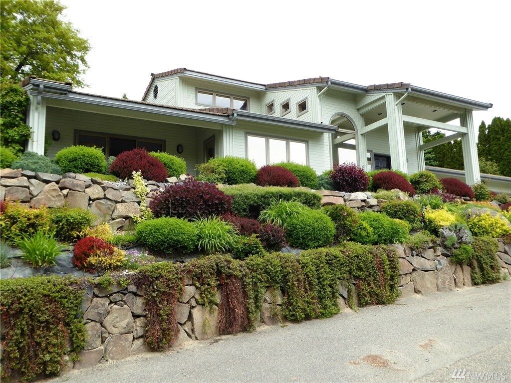 Property Photo:  2013 Rainbow Lane  WA 98801
