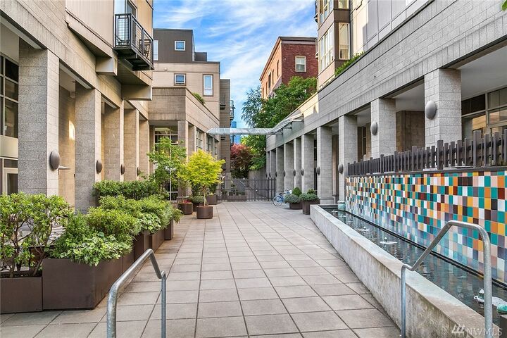 Property Photo:  1410 E Pine St W225  WA 98122 