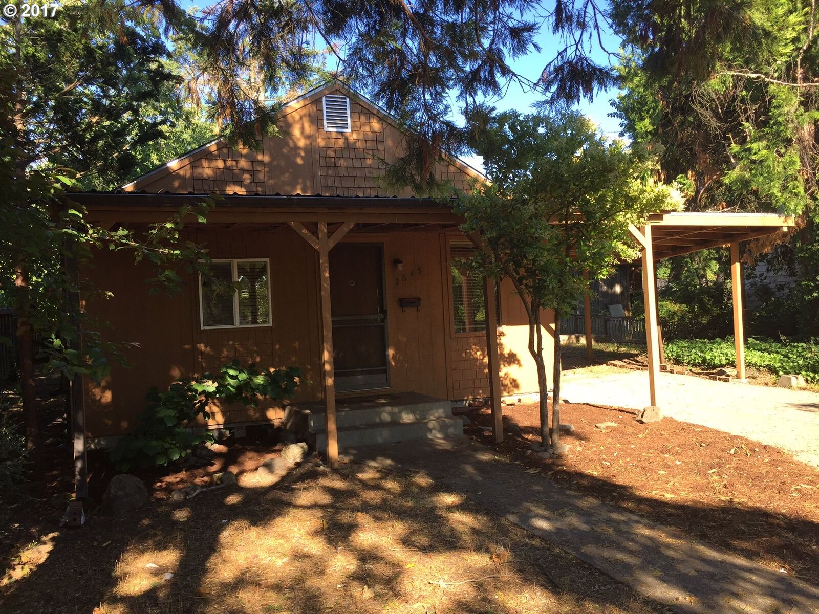 Property Photo: 2645 Harris St OR 97405