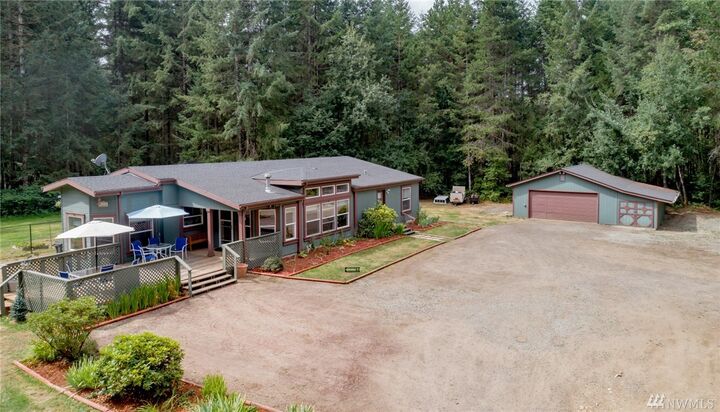 Property Photo: 13414 Glenwood Rd SW WA 98367