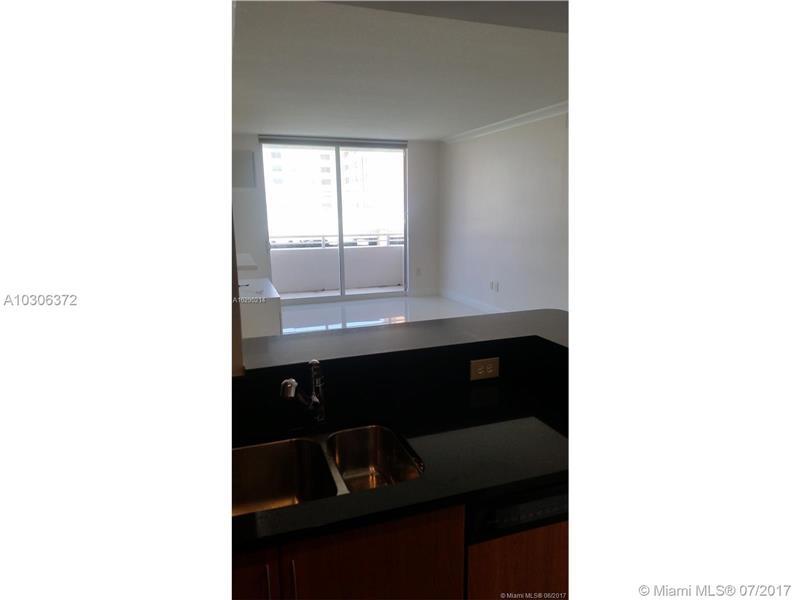 Property Photo: 2775 NE 187th St 524 FL 33180