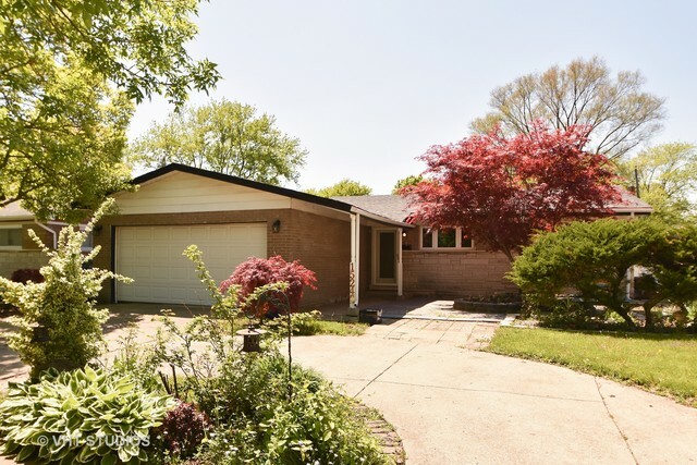 Property Photo:  15242 Lawndale Avenue  IL 60445 