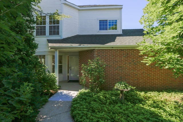 Property Photo:  132 Pembroke Circle  IL 60044 