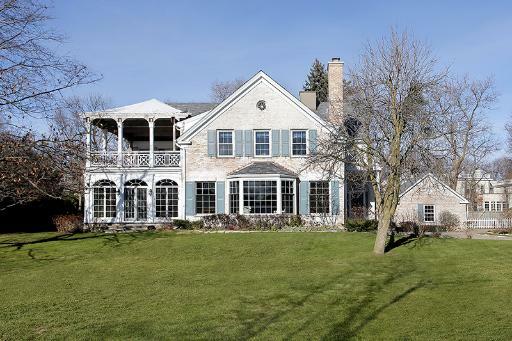Property Photo:  18 Indian Hill Road  IL 60093 