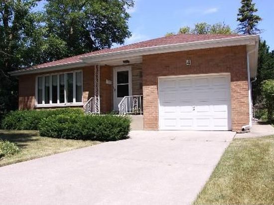 Property Photo: 4 E Touhy Avenue IL 60068