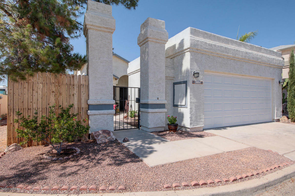 Property Photo:  3090 W Tarina Court  AZ 85742 