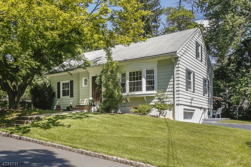 Property Photo:  84 Hillside Ter  NJ 07039 