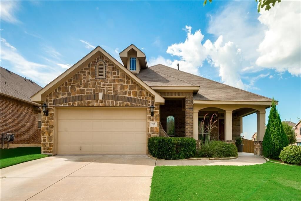 Property Photo:  781 Red Elm Lane  TX 76131 