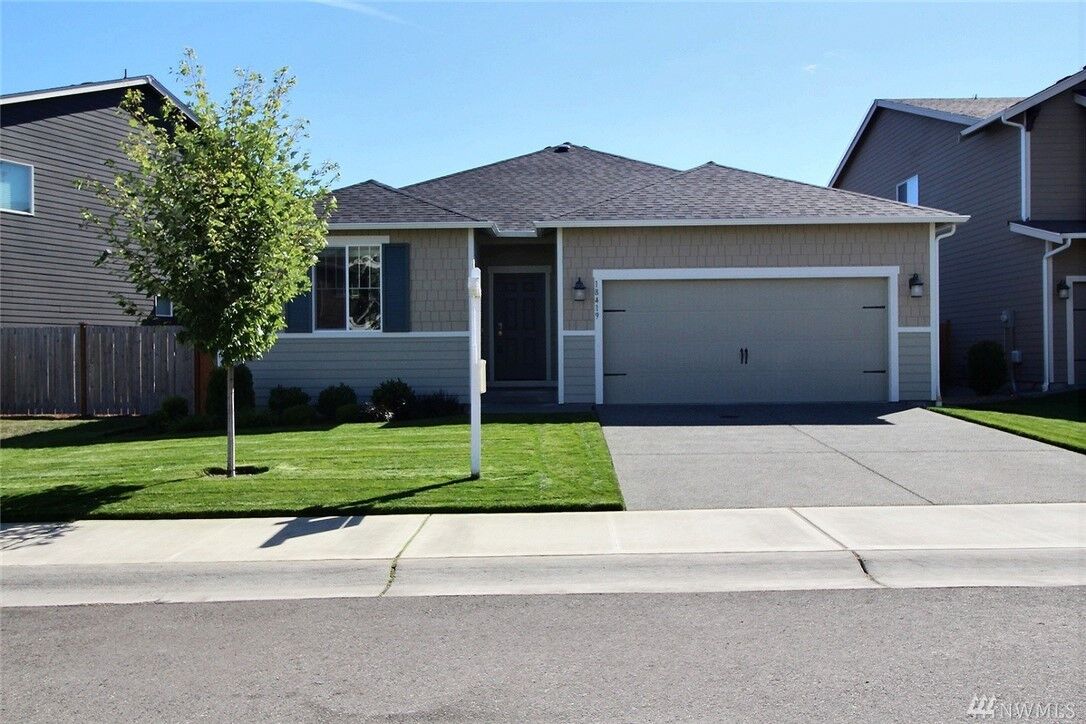 Property Photo: 18419 18th Ave E WA 98387