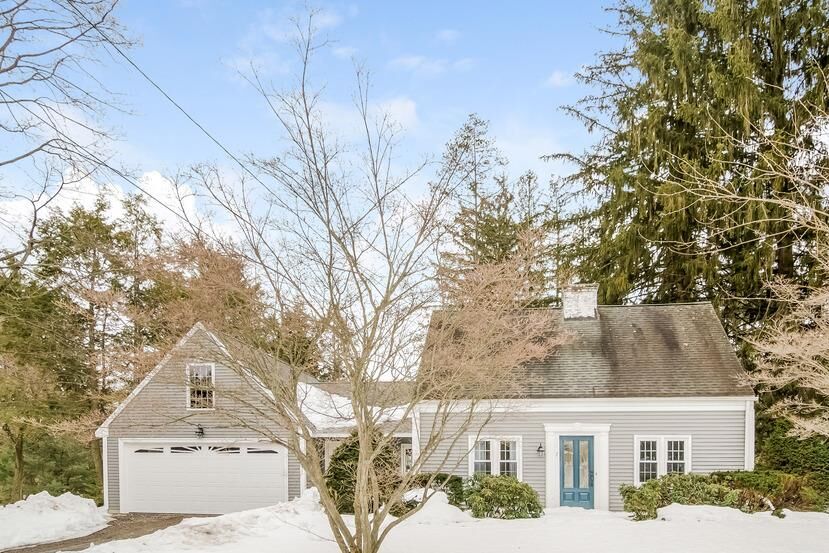 Property Photo:  7 Farmstead Lane  CT 06032 