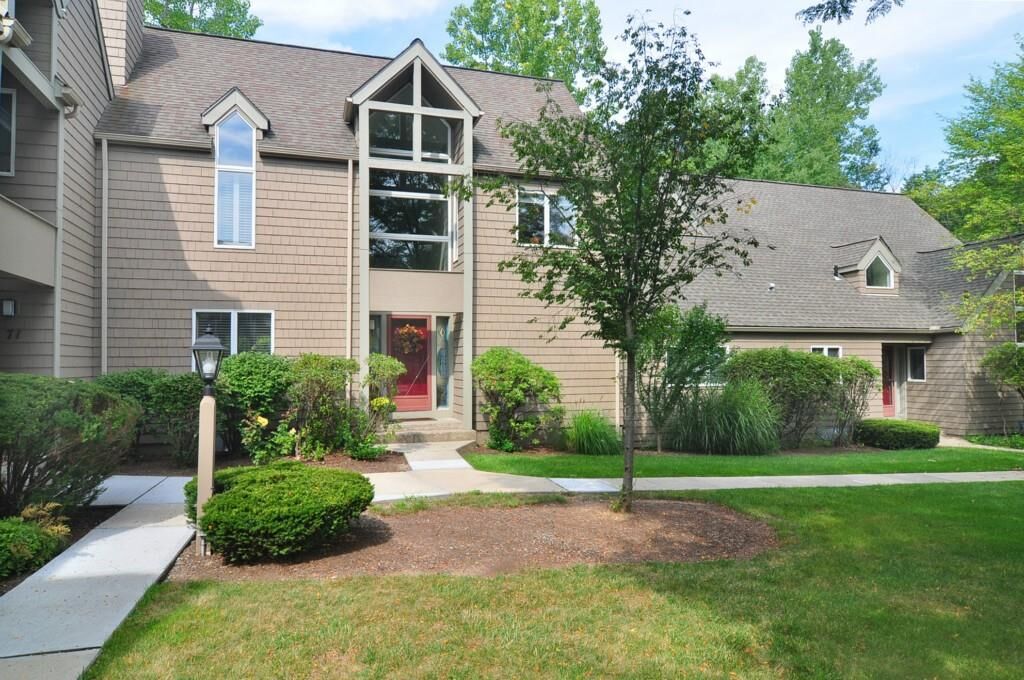 Property Photo:  69 Timberwood Road 69  CT 06117 