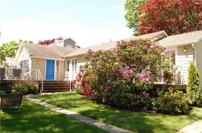 232 Hillspoint Road  Westport CT 06880 photo