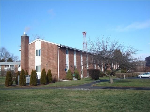 Property Photo:  80 County Street 5A  CT 06851 